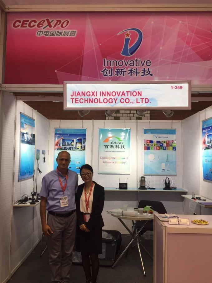 Teleskopowa 5 - 28dBi Car TV Antena WiFi z przyssawką 12